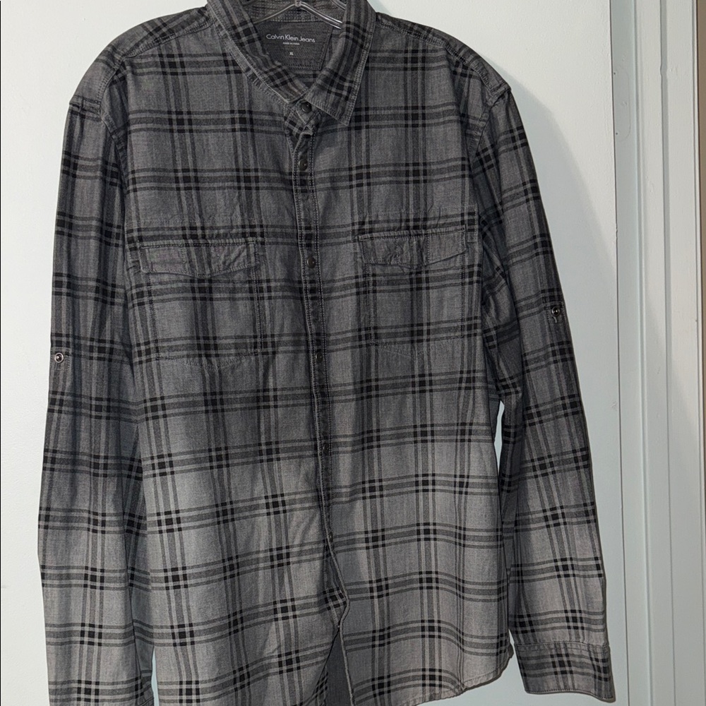 Men's XL Calvin Klein Jeans Gray Plaid Button-Down Shirt - Black Accents